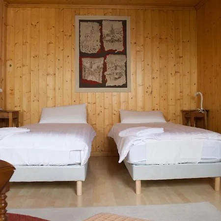 Chez Lizon Хостел Барселоннет